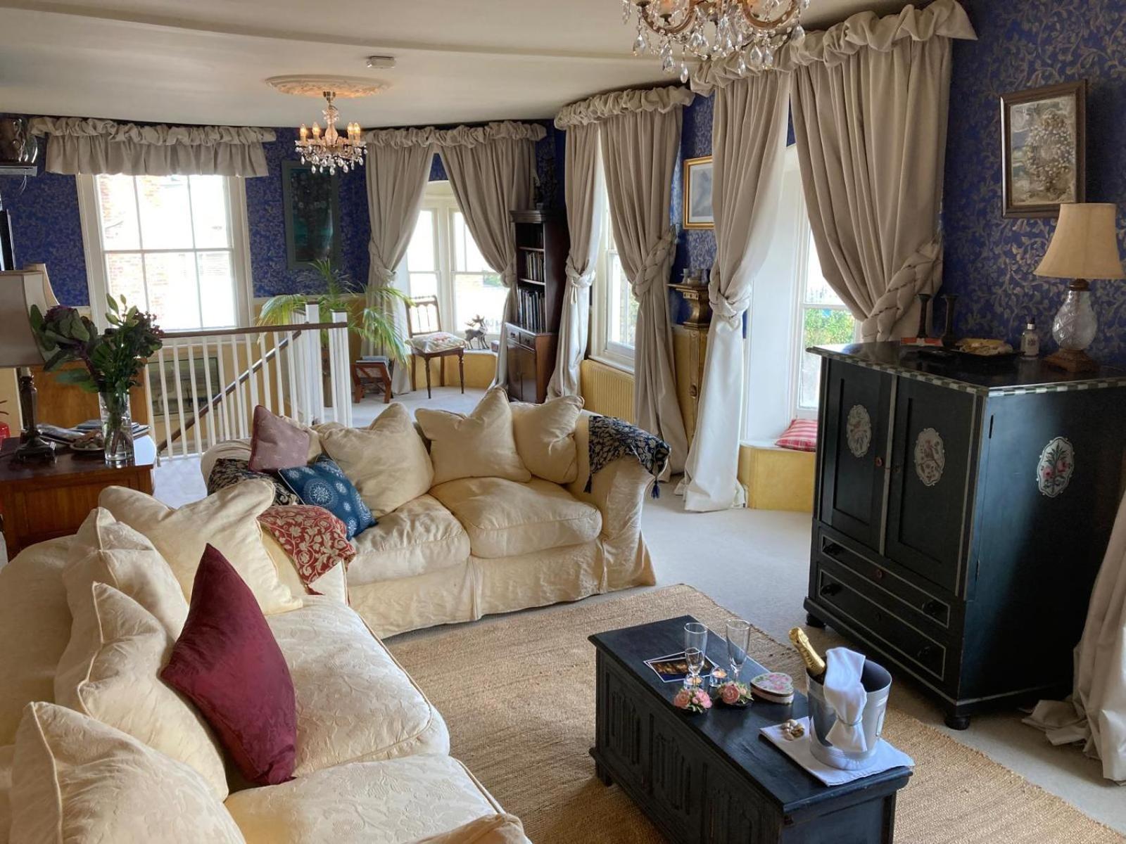 Britannia House 5*